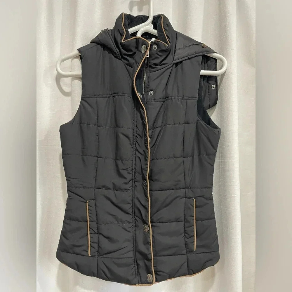 Prince and Fox Womns XS Black Puffy Vest with Detailing with Hood GUC
